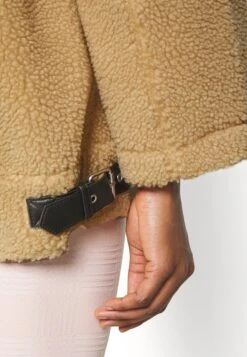 ARKET Fleece Jacket - Beige -ARKET OUTLET 021efe14e01f4352850e7dc95dde8720