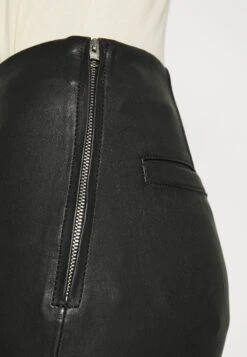 ARKET Leather Trousers - Black 11 ARKET Leather Trousers - Black -ARKET OUTLET 17186e2932484450ab0905b40d6fca21