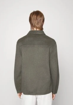 ARKET Light Jacket - Khaki Green 8 ARKET Light Jacket - Khaki Green -ARKET OUTLET 18d7a27e2eff4c08bc8d42dd61935689