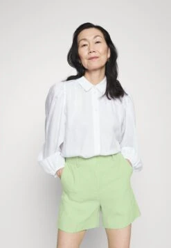 ARKET Shorts - Lime -ARKET OUTLET 3b88356ede884acd8454310f90f851a9