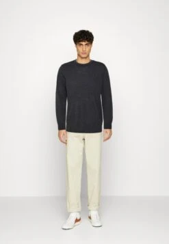 Front Page -ARKET OUTLET 3bb3cfc655ac413180a2e3f6a53233ea