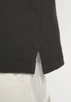 ARKET Basic T-Shirt - Black 9 ARKET Basic T-Shirt - Black -ARKET OUTLET 45f52cca644d46afb6ce91bce05e0ee2