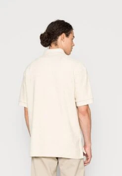 ARKET Polo Shirt - Beige 7 ARKET Polo Shirt - Beige -ARKET OUTLET 460ca47d64964466be58a77c155851b7