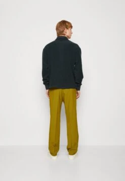 ARKET Fleece Jumper - Dark Green 8 ARKET Fleece Jumper - Dark Green -ARKET OUTLET 4b92f83f6328406dbada44aae1e2c574