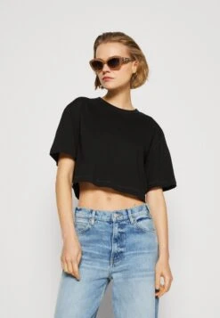 ARKET Print T-Shirt - Black -ARKET OUTLET 523b6f1aa2834a7685b60dd45f3d3257