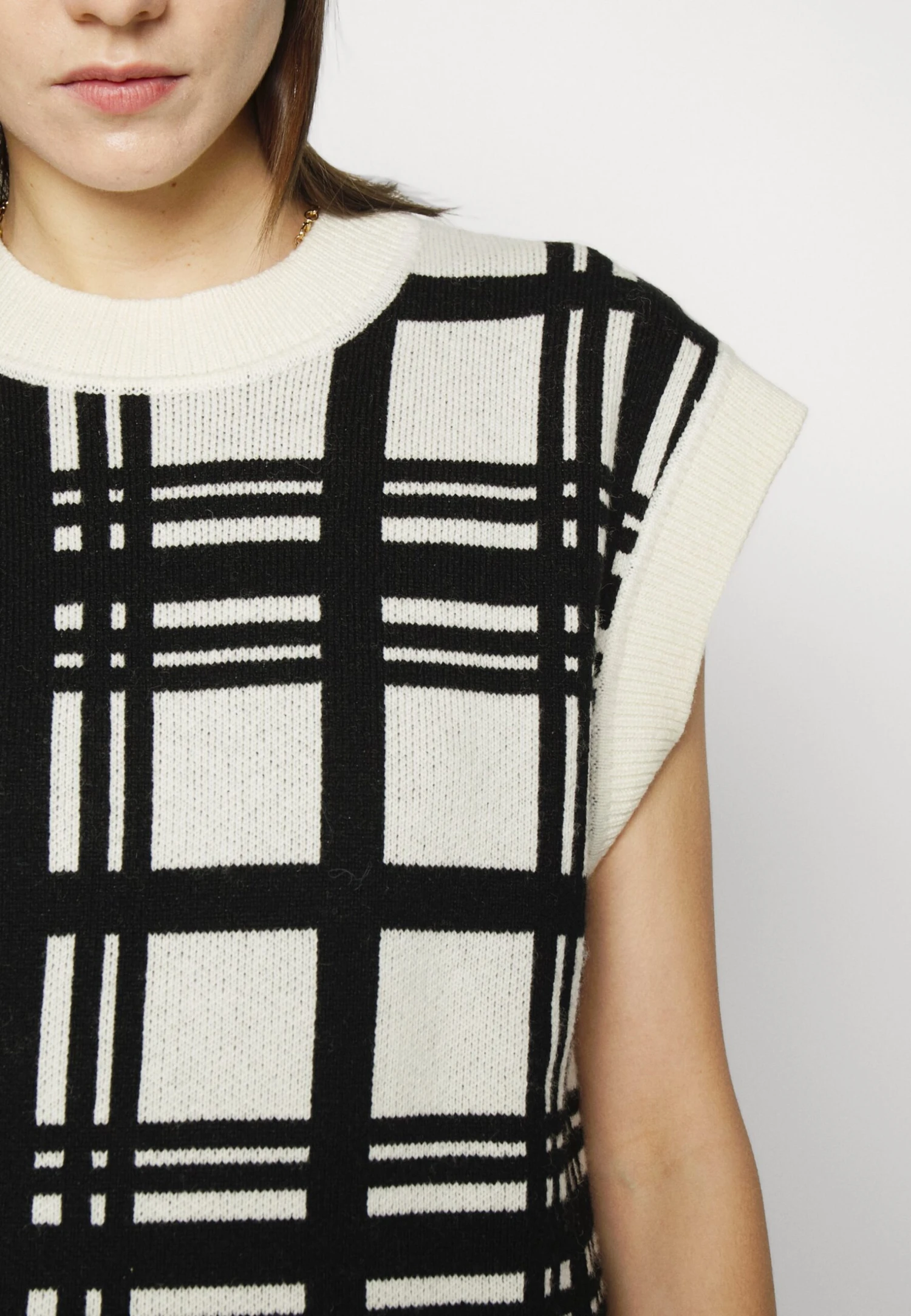 ARKET Jumper - Offwhite/Black 6 ARKET Jumper - Offwhite/Black - Image 6