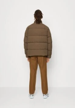 ARKET Down Jacket - Green/Brown 8 ARKET Down Jacket - Green/Brown -ARKET OUTLET 5e290d42f9534896a1b9ce6e1347aff1