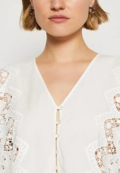 ARKET Blouse - White -ARKET OUTLET 6bd42ab1ca244bd39edc36be2bfd9547