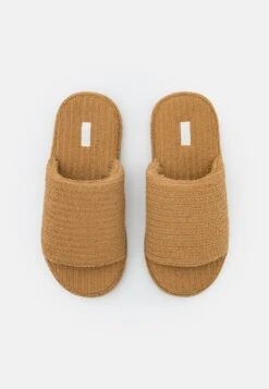 ARKET Slippers - Beige 11 ARKET Slippers - Beige -ARKET OUTLET 6f040403ecda4063b34881a538c75fac