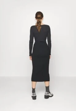 ARKET Pencil Skirt - Black 7 ARKET Pencil Skirt - Black -ARKET OUTLET 7b071dc657524f9d8658ebdaa455144e