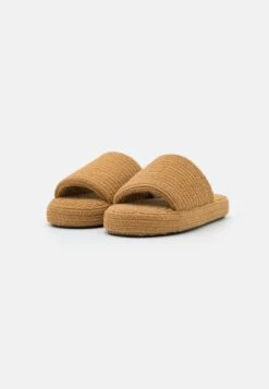 ARKET Slippers - Beige 8 ARKET Slippers - Beige -ARKET OUTLET 7ecb7240b05e4bcd840849fd9bb28ed2