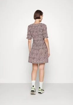 ARKET Day Dress - Black/Pink -ARKET OUTLET 83f24df9fa7f40cf827ca5273156cfb3