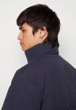 ARKET Down Jacket - Navy -ARKET OUTLET 9122e6596dd4475abcab2dc51402727a