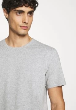 ARKET Basic T-Shirt - Basic T-Shirt 11 ARKET Basic T-Shirt - Basic T-Shirt -ARKET OUTLET 9be37135b6ff4085960fee1ee0875492