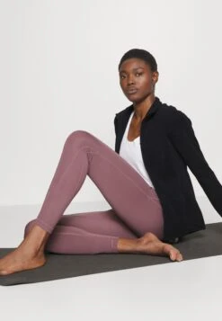 ARKET Fleece Jacket - Black 10 ARKET Fleece Jacket - Black -ARKET OUTLET 9cb2c5dd9634481587f9101c0852530f