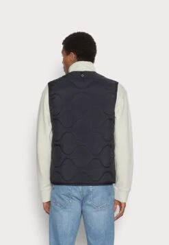 ARKET Waistcoat - Black -ARKET OUTLET a592817e18504ec2acf87711eee557b5