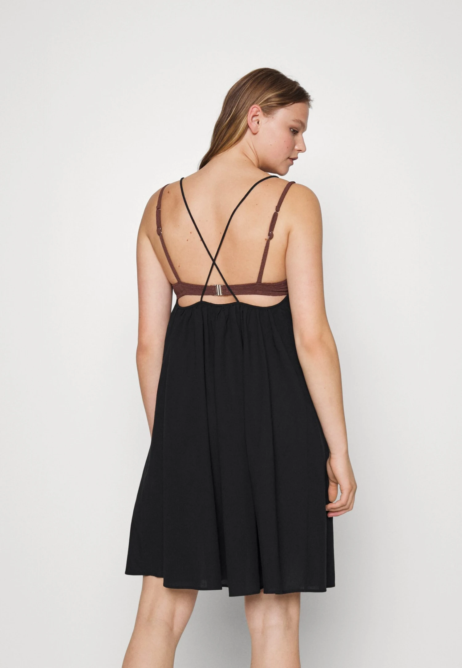 ARKET Beach Accessory - Black Dark 3 ARKET Beach Accessory - Black Dark - Image 3