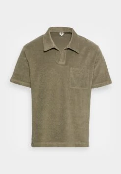 ARKET Polo Shirt - Khaki Green -ARKET OUTLET ac73fbde195a46458f025bd7e914b7aa