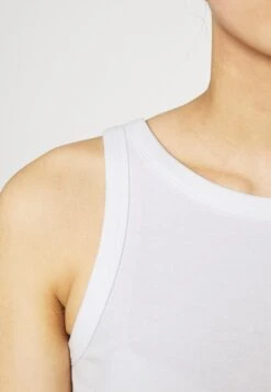 ARKET Top - White 9 ARKET Top - White -ARKET OUTLET b1993f5995094329ba4d80c3719c11a4