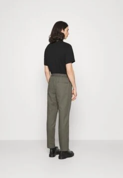 ARKET Trousers - Khaki Green -ARKET OUTLET b85ac9b5b4de40658c1631ba25700bfb