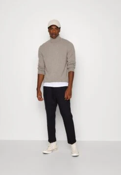 Front Page -ARKET OUTLET bd2c257d697c4356acd70261a5951708