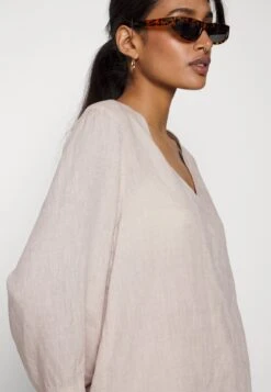 ARKET Pyjama Top - Beige 9 ARKET Pyjama Top - Beige -ARKET OUTLET c441f8577593446e8b5ba72ae2300abd