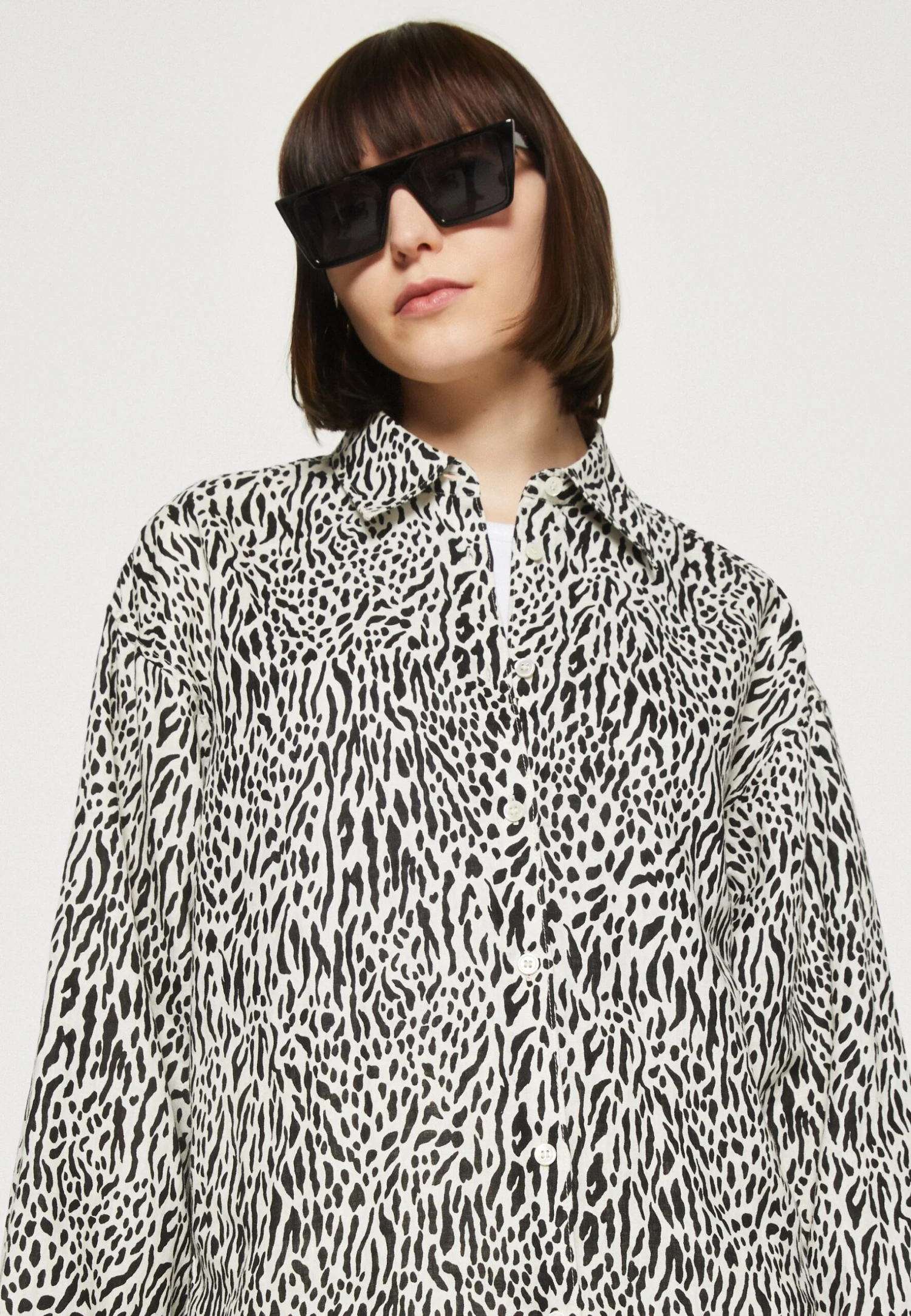 ARKET Button-Down Blouse - Off-White/Black 4 ARKET Button-Down Blouse - Off-White/Black - Image 4