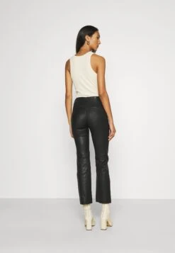 ARKET Leather Trousers - Black 8 ARKET Leather Trousers - Black -ARKET OUTLET d47b49a93698496eb5678daad457b40d