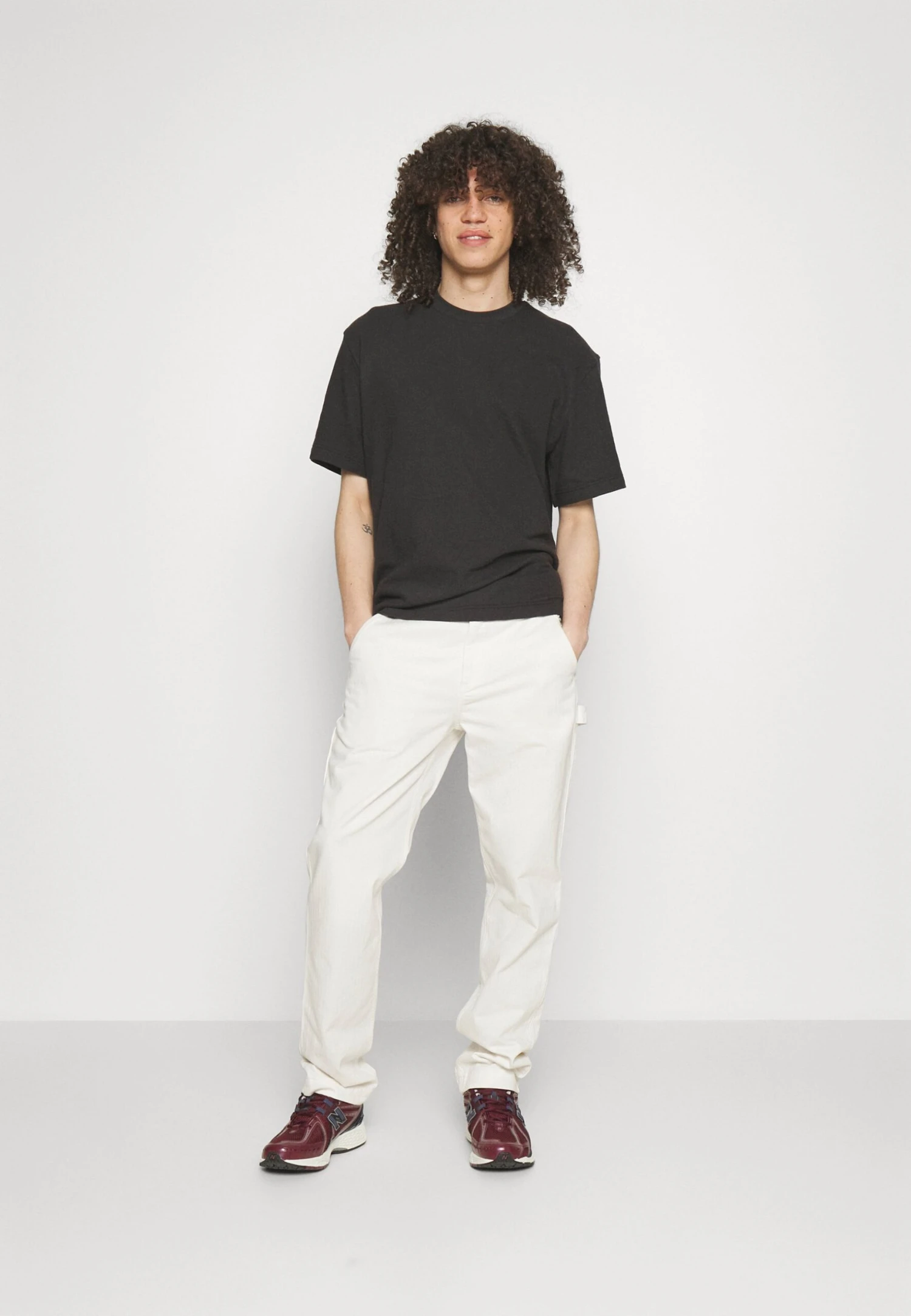 ARKET Basic T-Shirt - Black 2 ARKET Basic T-Shirt - Black - Image 2