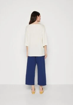 ARKET Long Sleeved Top - White 8 ARKET Long Sleeved Top - White -ARKET OUTLET e2adc63d9c5341218ea1ca2c6a984c50