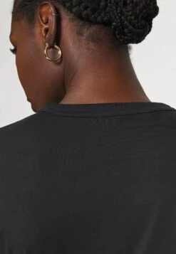 ARKET Long Sleeved Top - Black -ARKET OUTLET e35a5df520114fa383eeaad17834e869