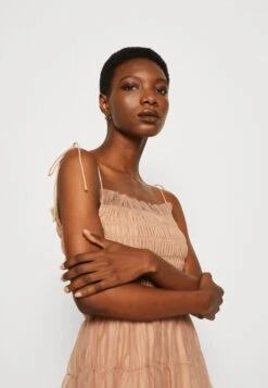 ARKET Cocktail Dress / Party Dress - Blush Pink -ARKET OUTLET e573361f19c443c6bbb785ff00dd17cc