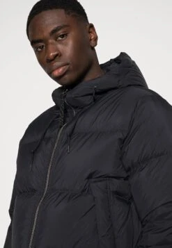 ARKET Down Jacket - Black -ARKET OUTLET e63782a9249f4eb8b1a21d56325f4ec5