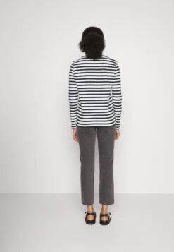 ARKET Straight Leg Jeans - Vintage Black -ARKET OUTLET ea26d076a3904add9b7f1585838d205d