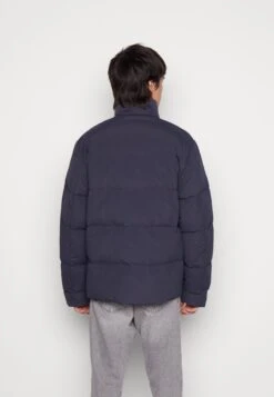 ARKET Down Jacket - Navy -ARKET OUTLET ec9a7e2ba79940eaa8325ac268303379