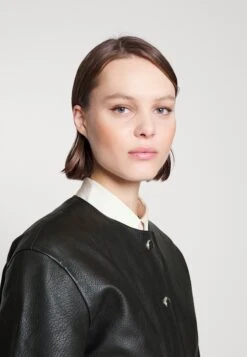 ARKET Leather Jacket - Black -ARKET OUTLET f125a483cc454794a0a08e134cf55904