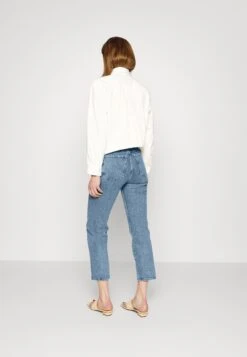 ARKET Straight Leg Jeans - Sky Blue 8 ARKET Straight Leg Jeans - Sky Blue -ARKET OUTLET ffa87915a94e47e1bfcb52317757dd79